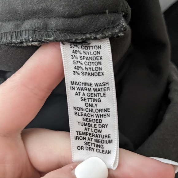 Like-New Saks Fifth Avenue Classic Grey Knit Side-Zip Trousers Women's Size 2 - Picture 6 of 6
